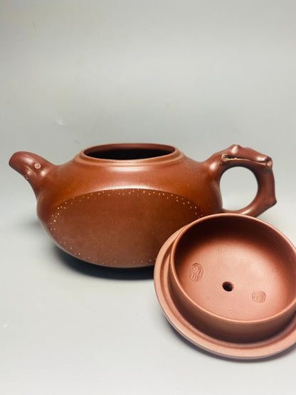 Chinese Yixing Zisha Clay Handmade Exquisite Teapot（寿桃 底款：汪寅仙）