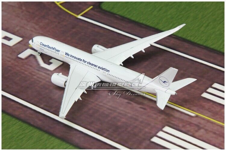 1:400 JC Wings Lufthansa AIRBUS A350-900XWB Airplane Flap Down Diecast Model