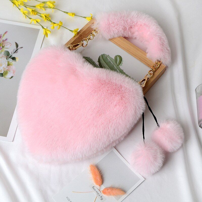 Winter Handbag Cute Plush Heart Shaped Shoulder Bag Cute Clutch Purse Messenger