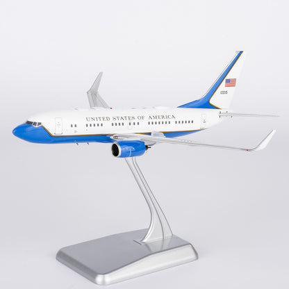 1:200 NGmodels USAF Boeing 737-700 Passenger Airplane Diecast Plane Model