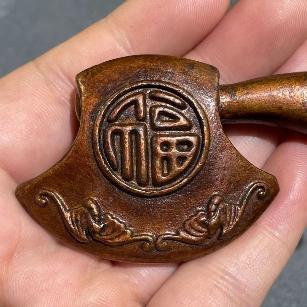 Retro Alloy Dharma Axe Figurine Antique Style Pendant Home Tea Table Decor