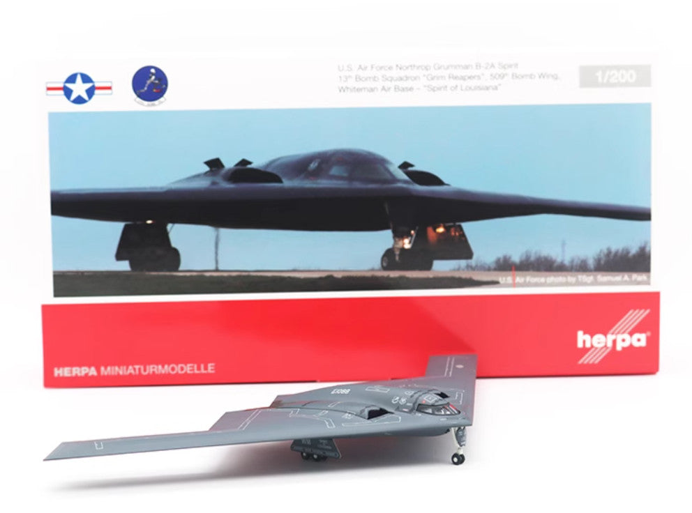 1:200 Herpa USAF Nothrop Grumman B-2A Spirit of America Bomber Diecast Model