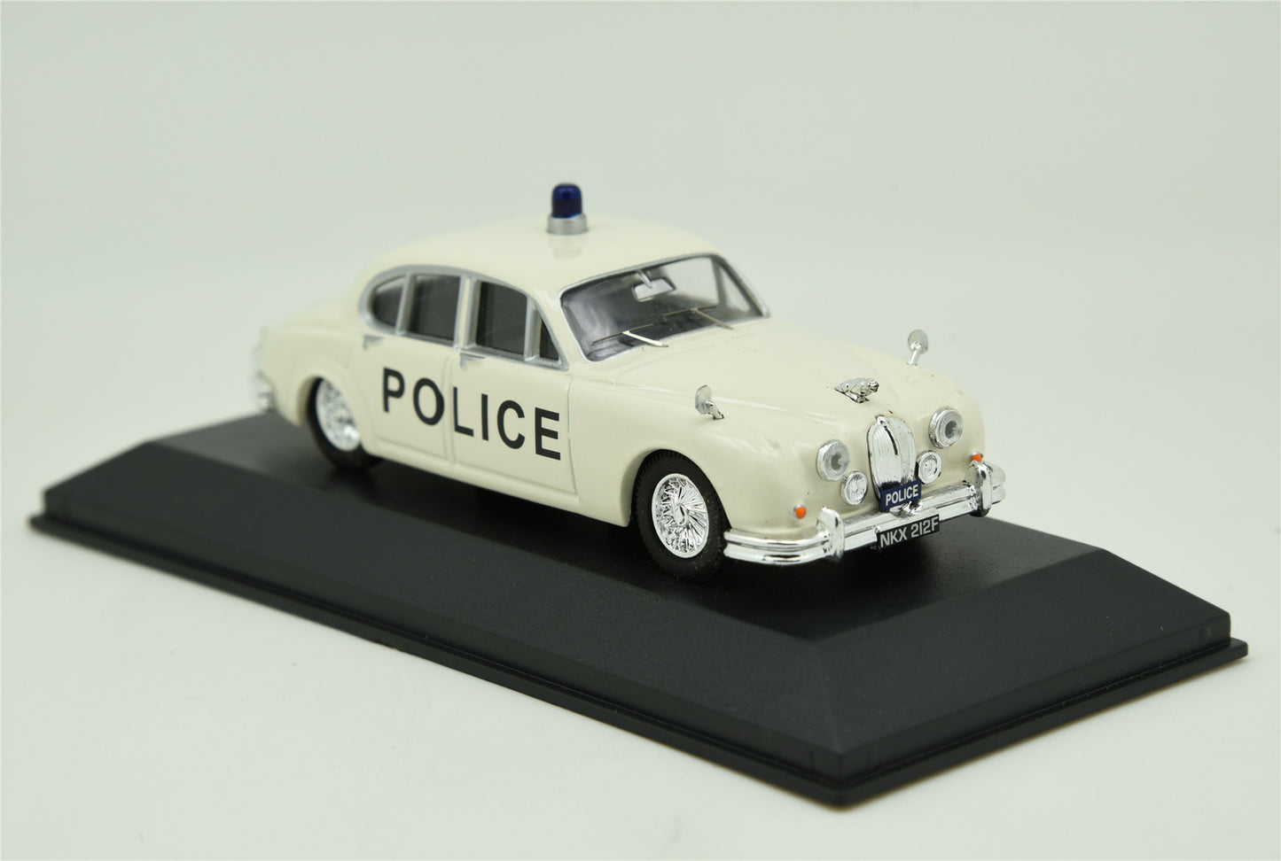 ATLAS 1:43 Jaguar MK2 White Metal British Police Car Model DieCast Model Toy