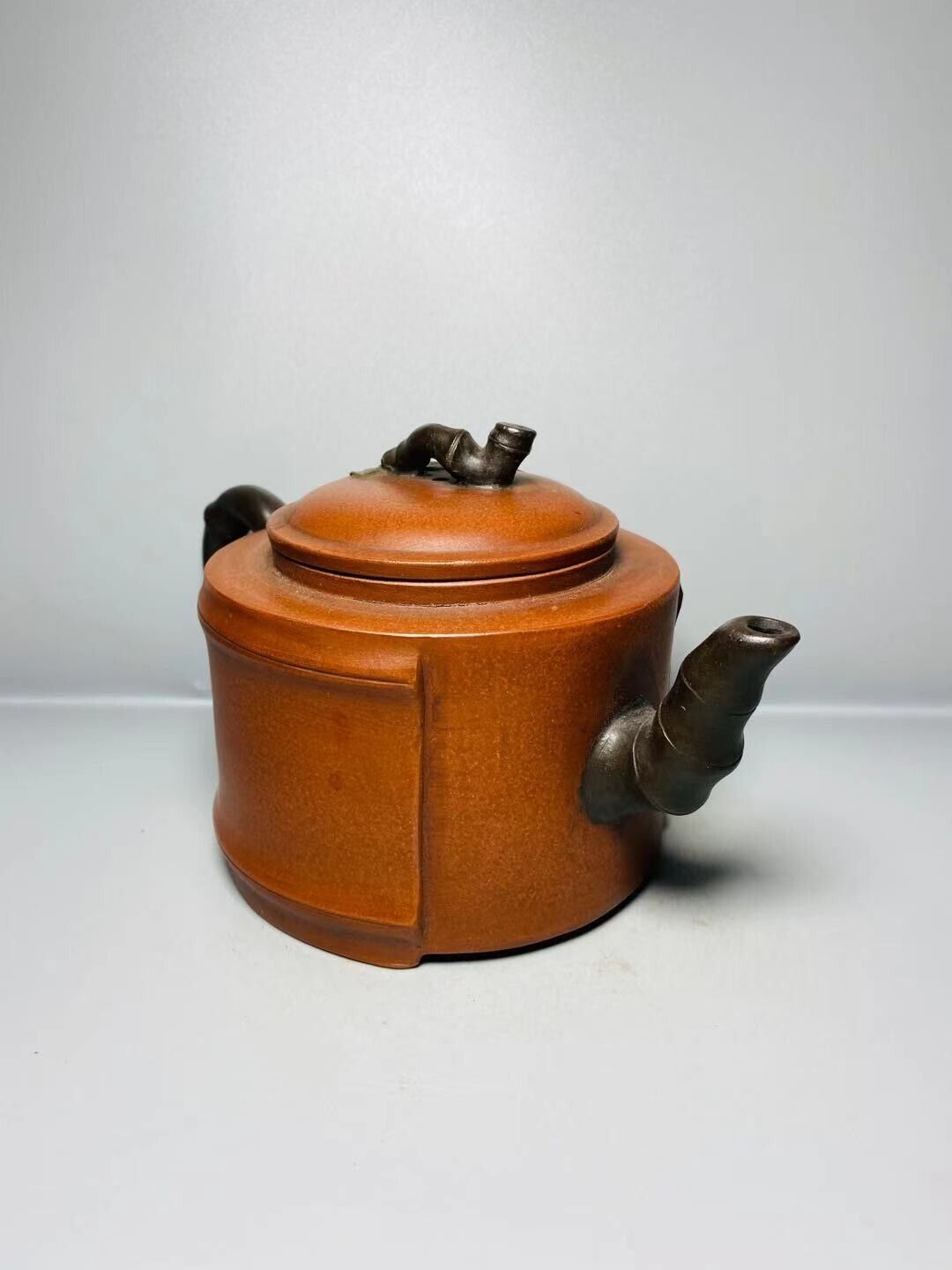 Chinese Yixing Zisha Clay Handmade Exquisite Teapot （双色竹节壶 底款：蒋蓉）