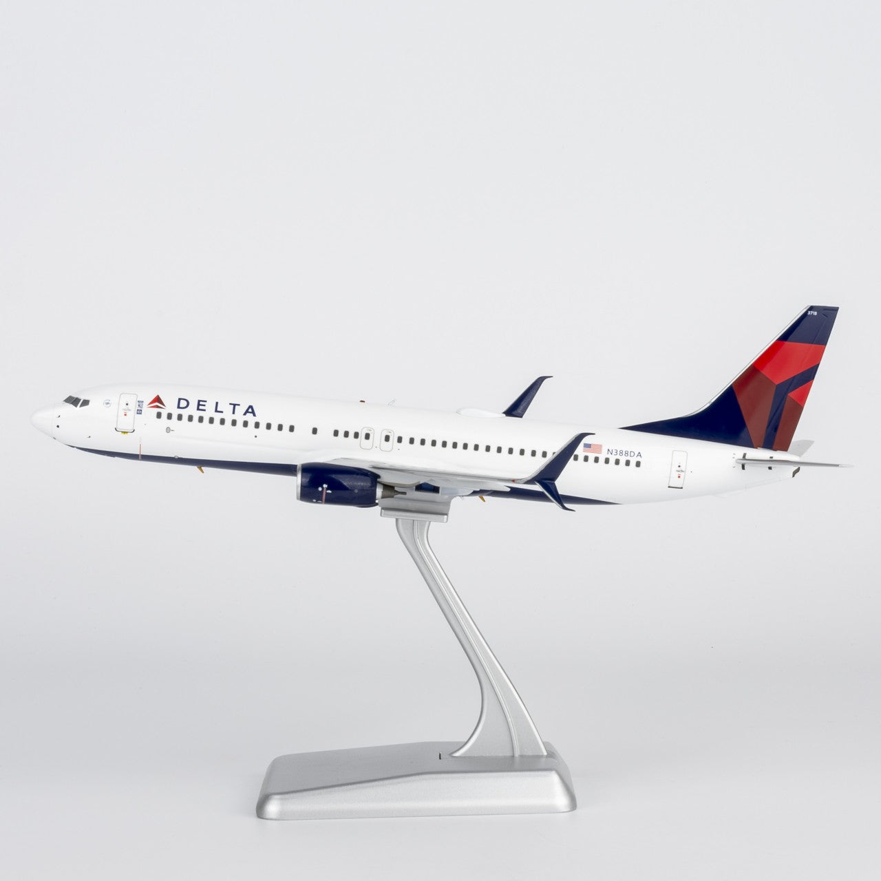 1:200 NGmodels Delta Air Lines B737-800 Passenger Airplane Diecast Plane Model