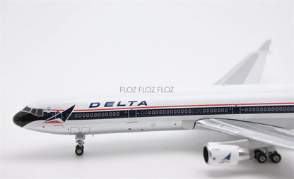 Phoenix for DELTA Airlines MD-11 N806DE 1:400 Aircraft Pre-built Model
