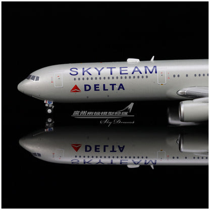 1:400 GeminiJets SKYTEAM DELTA BOEING 767-400ER Passenger Airplane Diecast Model