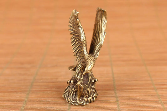 Rare Chinese Old Bronze Hand Carved Fengshui Eagle Statue Tea Pet Home Deco