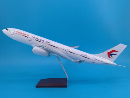 47CM CHINA EASTERN AIRBUS A330 B-5962 Passenger Airplane Resin Aircrarft Model