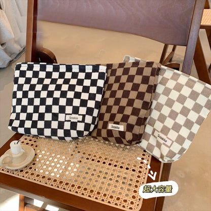Embroidery Cosmetic Bag Clutch Bag Large Makeup Organizer Pouch 5*18*25 CM 50G