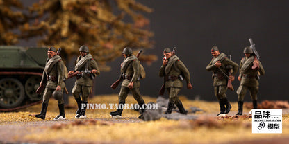 1/72 World War II Soviet Soldiers 6 Soldier Model