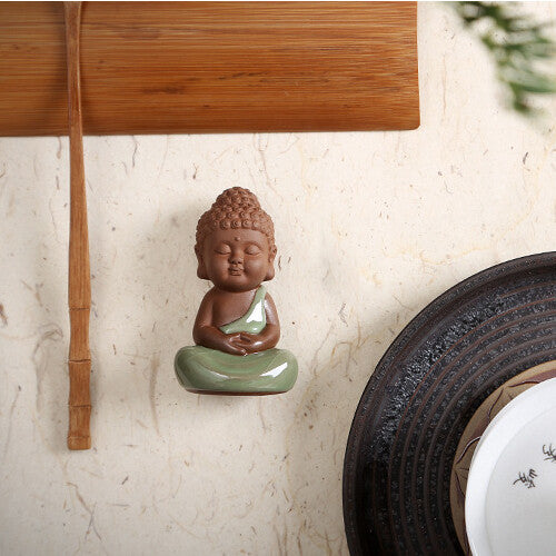 China Tea Pet Porcelain Crackle Glaze Tea Play Small Buddha Home Decoration 2023