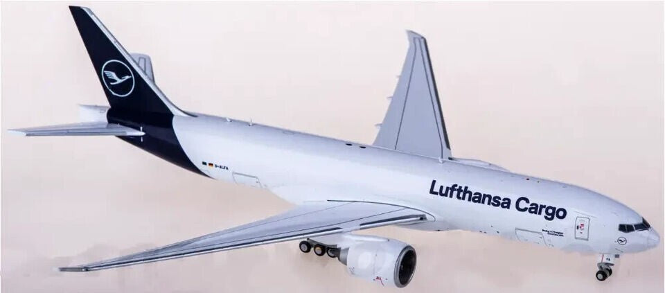1:400 GeminiJets Lufthansa BOEING 777-200LRF Passenger Airplane Diecast Model