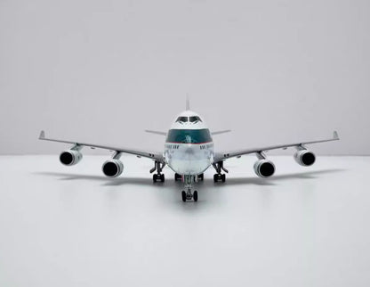 1:400 YY Wings CATHAY PACIFIC BOEING 747-400 Passenger Airplane Diecast Model