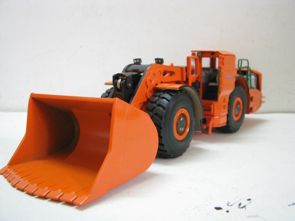 1:50 KOMNTSU WX22H Hybrid Underground Loader Construction Machine Diecast Model