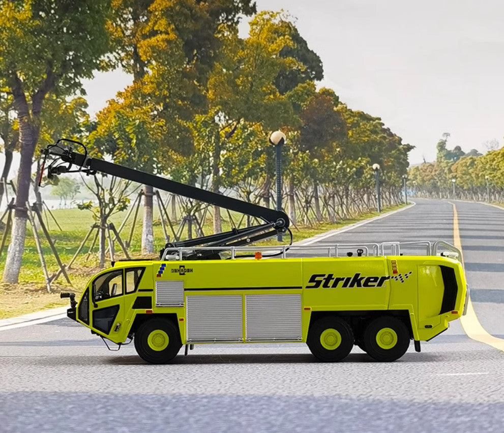 1:50 27CM Striker 3000 Airport Fire Engine Truck Construct Machine Diecast Model