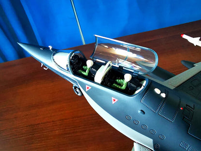 1:43 30CM AVIC L-15 Training Plane Trainer Diecast Military Aircraft Model