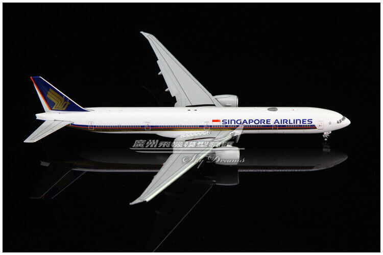 1:400 JC Wings SINGAPORE AIRLINES BOEING 777-300 Plane Flap Down Diecast Model