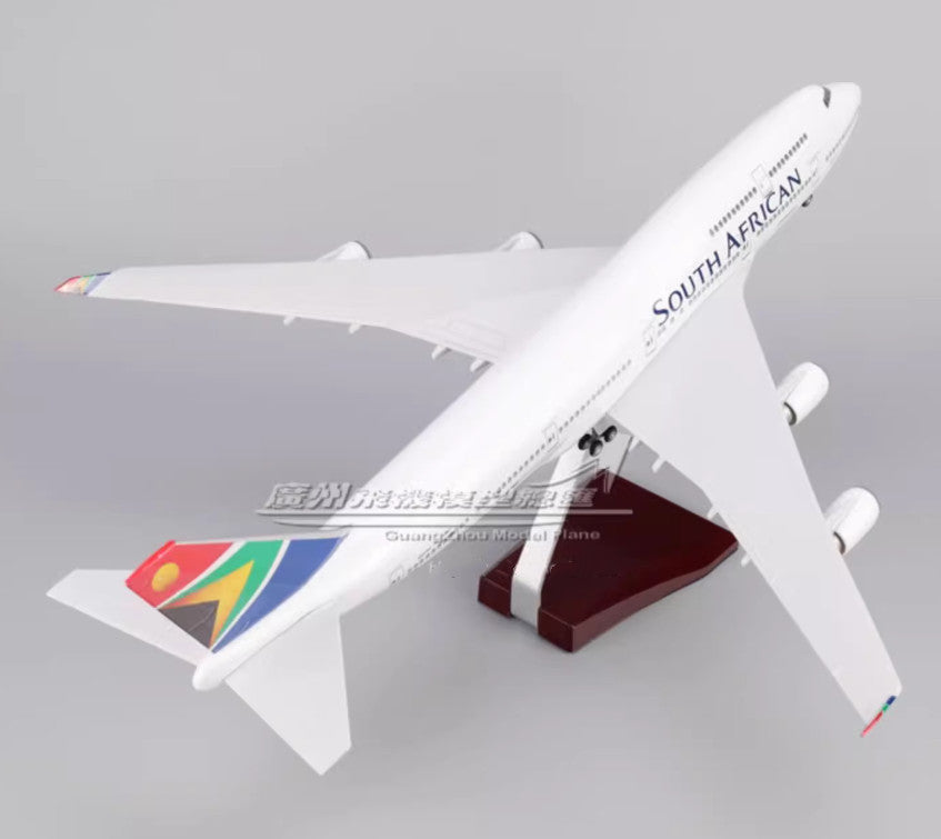 47CM 1:150 SOUTH AFRICAN BOEING 747-400 Airplane Landing Gear Resin Plane Model