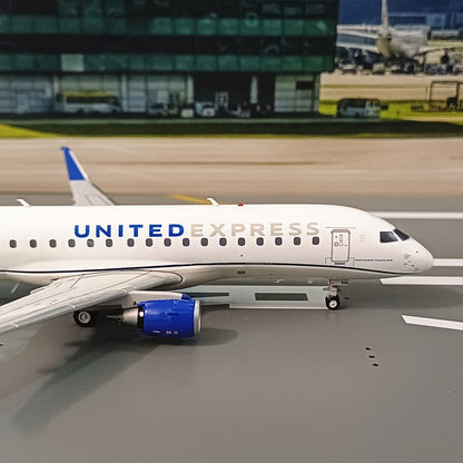 1:200 Geminijets United Airlines Embraer ERJ-175 N606UX Airplane Diecast Model