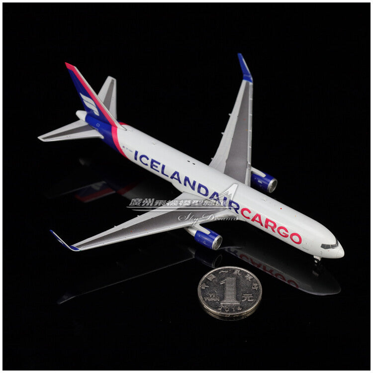 1:400 JC Wings ICELANDAIR BOEING 767-300ER Airplane Diecast Aircraft Plane Model