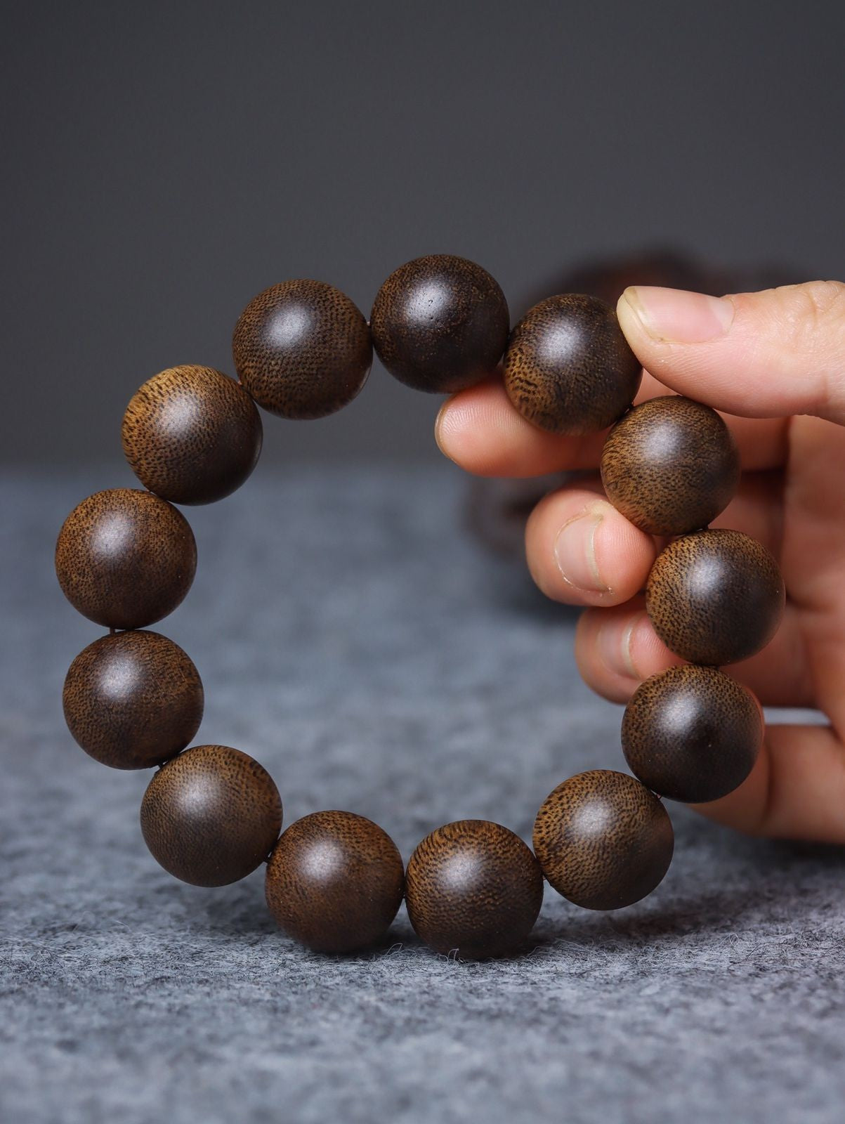 18mm Chinese Natural Eaglewood Handmade Exquisite Bracelets 31049