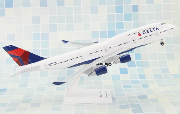 1:200 35CM RISESOON DELTA BOEING 747-400 Passenger Airplane ABS Plastic Model
