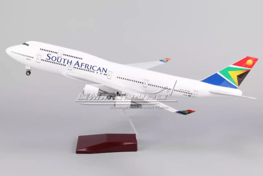 47CM 1:150 SOUTH AFRICAN BOEING 747-400 Airplane Landing Gear Resin Plane Model