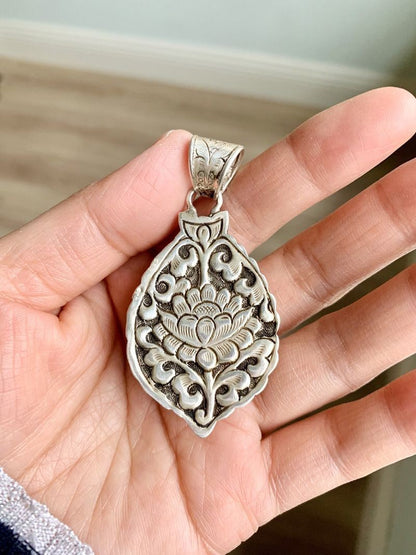 Nepalese Ethnic Blue Stone Pendant Handmade Silver Inlaid Tribal Jewelry