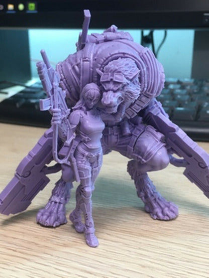 1/24 Resin Figures model Girl and wolf warrior Unassembled Unpainted R4557