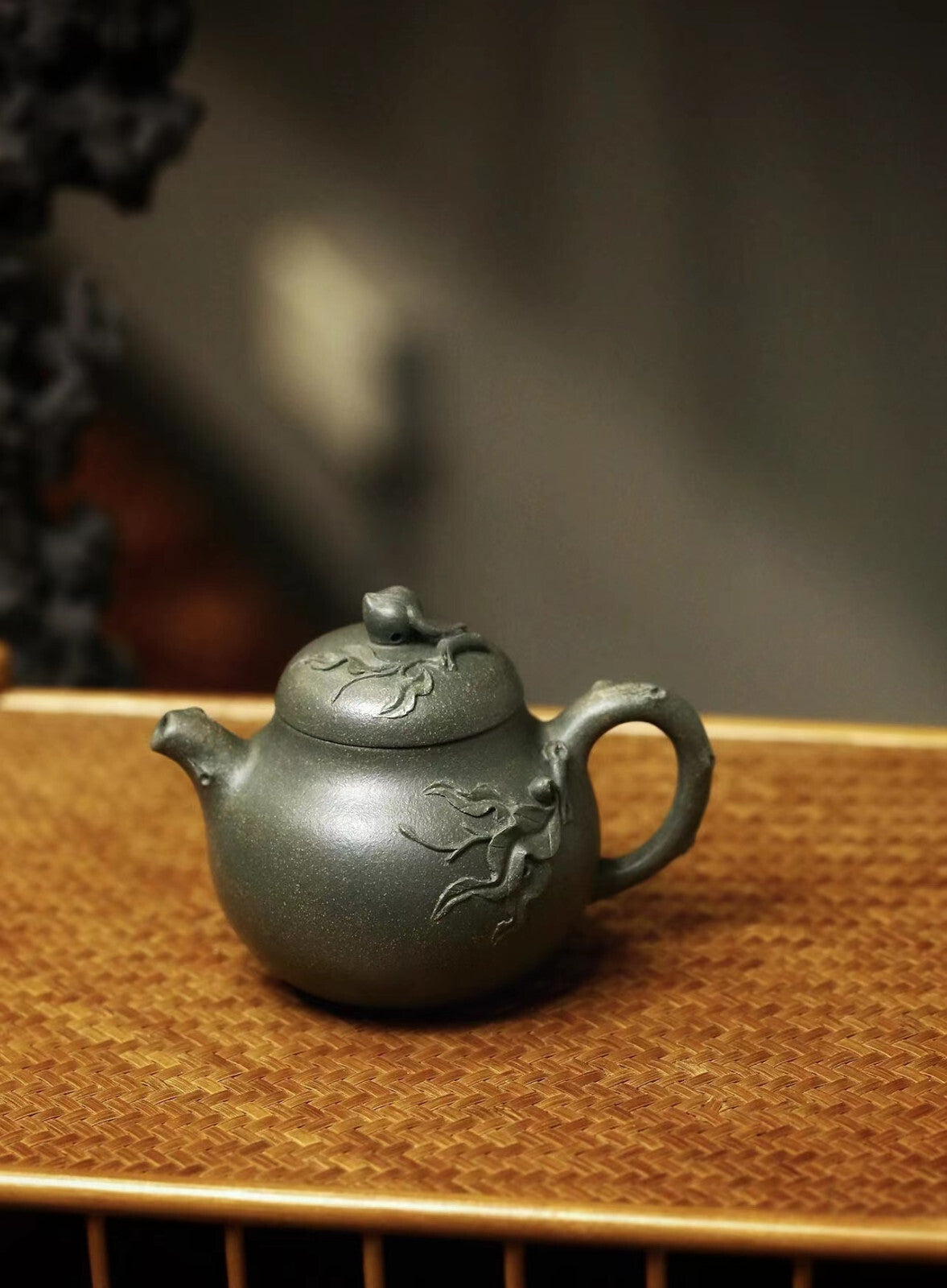 220cc chinese Yixing Handmade Zisha Green Clay Teapot ShouTao Hu Tea Pot