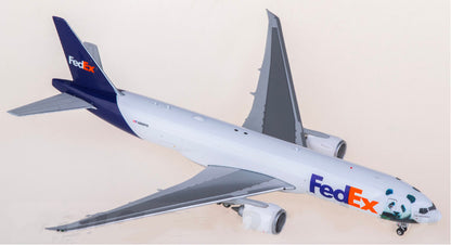 1:400 Phoenix FedEx Boeing 777-200LRF Passenger Airplane Diecast Aircraft Model