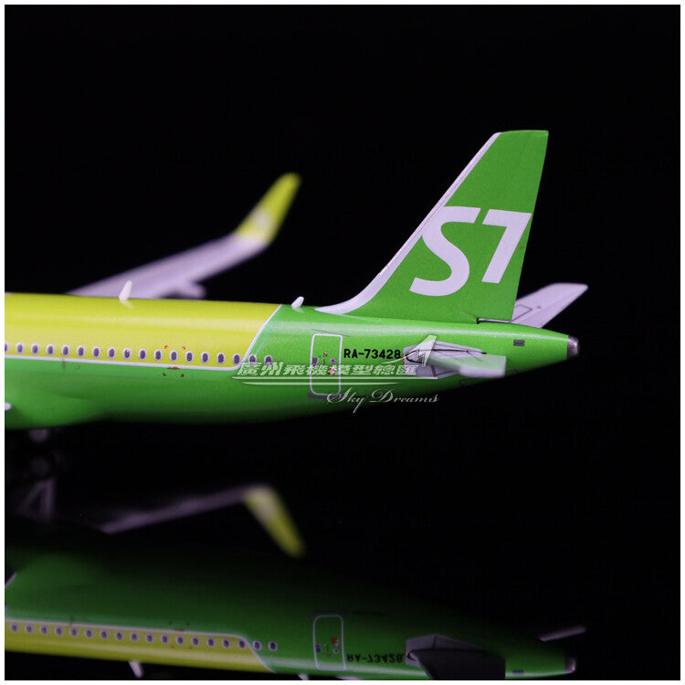 1:400 GeminiJets S7 Airlines AIRBUS A320neo Passenger Airplane Diecast Model