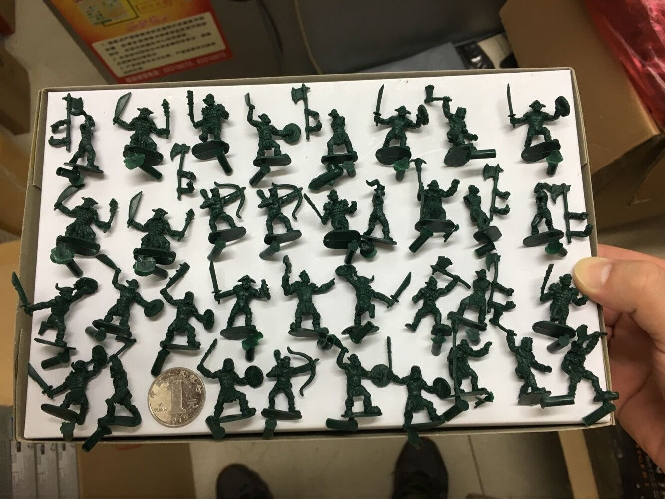 Orc Warriors Sets 2 1/72 Soldiers Figures model Kit CAESAR