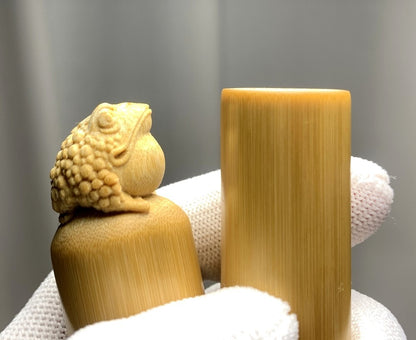 Chinese Bamboo Hand Carved Toad Figure Collection Pendant Feng Shui Decor