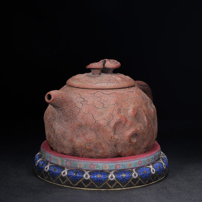 Chinese Yixing Zisha Clay Handmade Exquisite Teapot（供春 底款：裴石民）