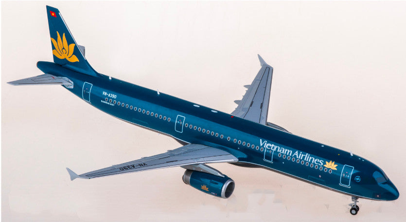 1:200 JC Wings Vietnam Airlines Airbus A321 Airplane Diecast Aircraft Model