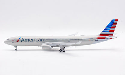 1:200 32CM InFlight American AIRBUS A330-300 Passenger Airplane Diecast Model