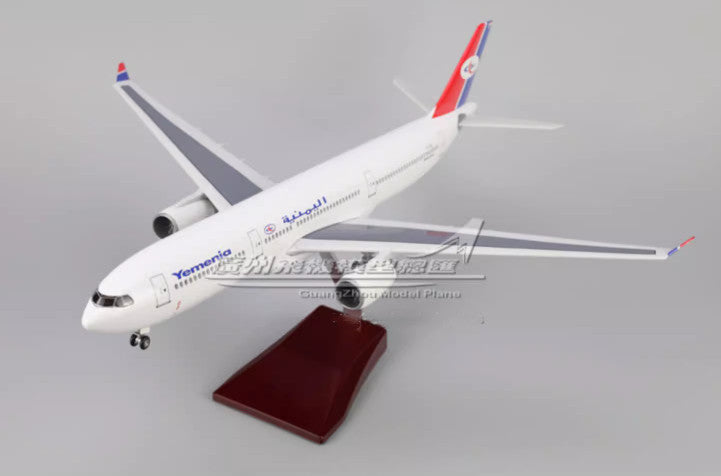 47CM 1:135 Yemenia AIRBUS A330 Passenger Airplane Landing Gears Resin Model