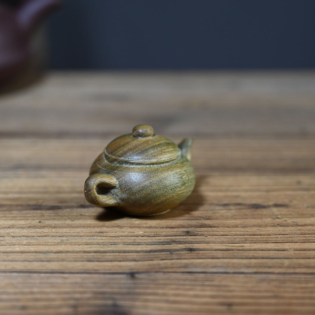 Chinese Style Green Sandalwood Carving Xishi Teapot Wood Carving Handicraft