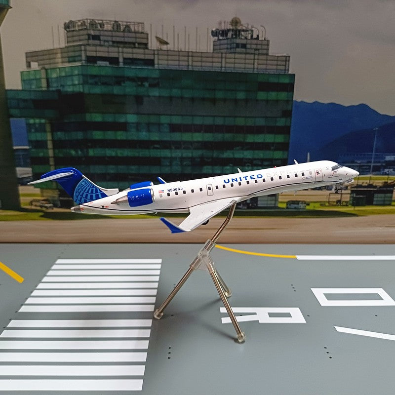 1:200 Geminijets United Airlines Bombardier CRJ550 Airplane Diecast Plane Model