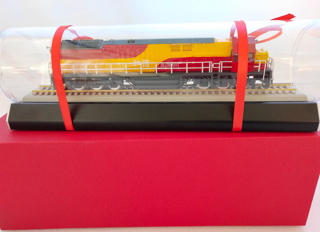 1:87 34CM HXN5B Shunting Locomotive With 4400 HP Passenger Train Diecast Model
