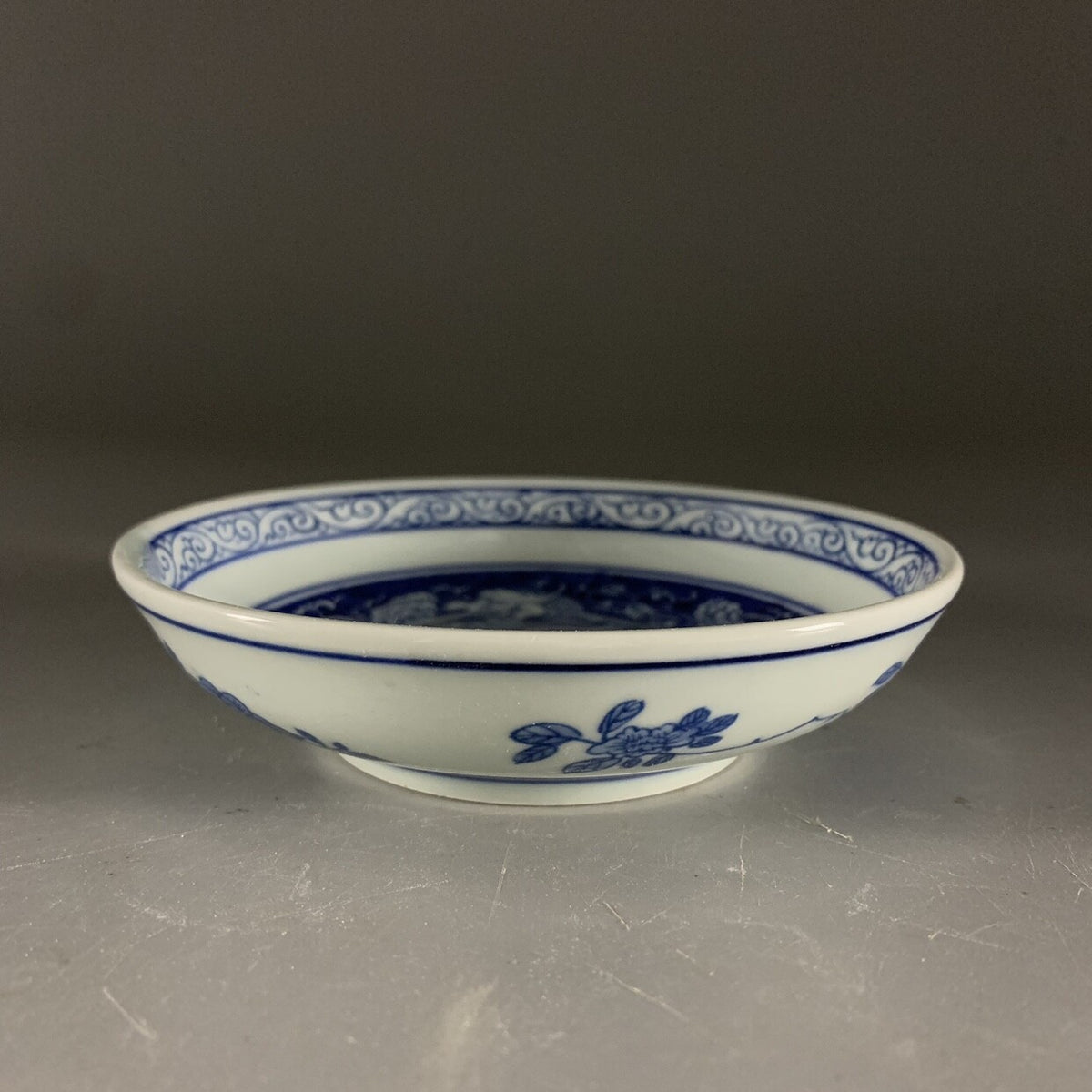 Jingdezhen Porcelain Factory hand-painted white dragon pattern flower pattern