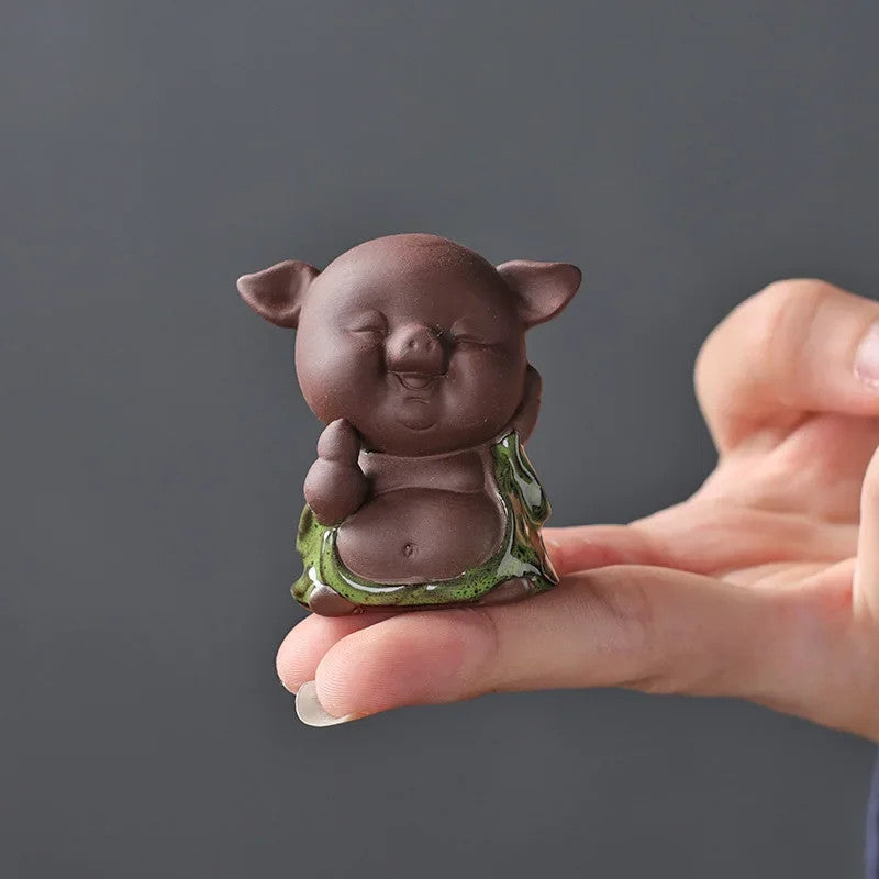 1 PCS Purple Clay Lovely Pig Figurine Ornament Fingertip Small Tea Pets Crafts