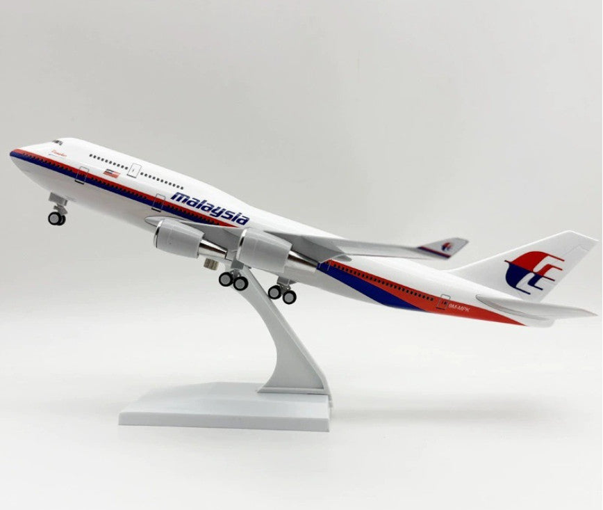 30CM Malaysia BOEING 747-400 Passenger Plane Landing Gear Resin Aircraft Model