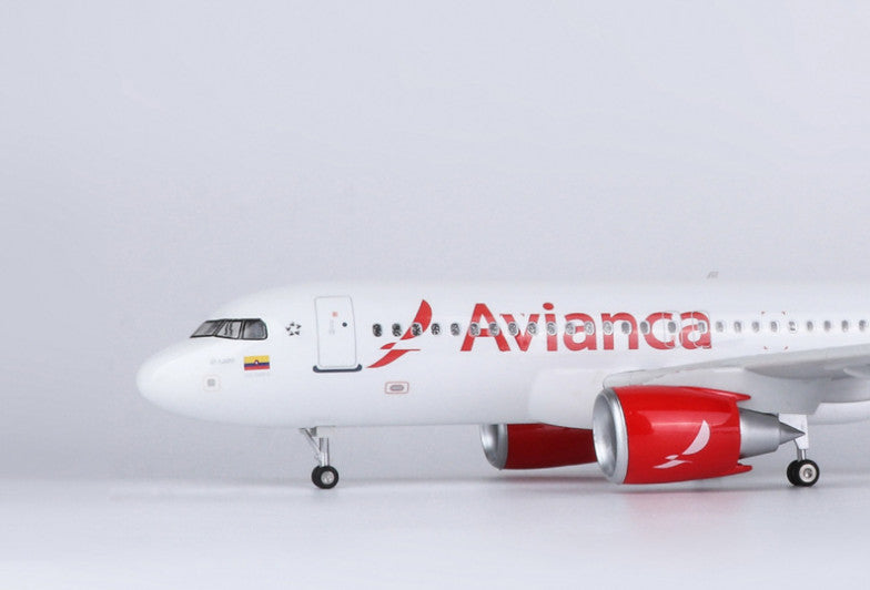 1:130 43CM Avianca BOEING 787 Passenger Plane Landing Gear Resin Aircraft Model