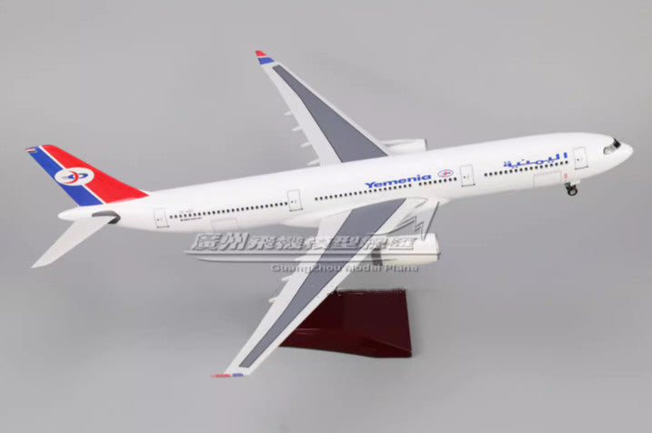 1:135 47CM Yemenia AIRBUS A330 Passenger Airplane Landing Gears Resin Model
