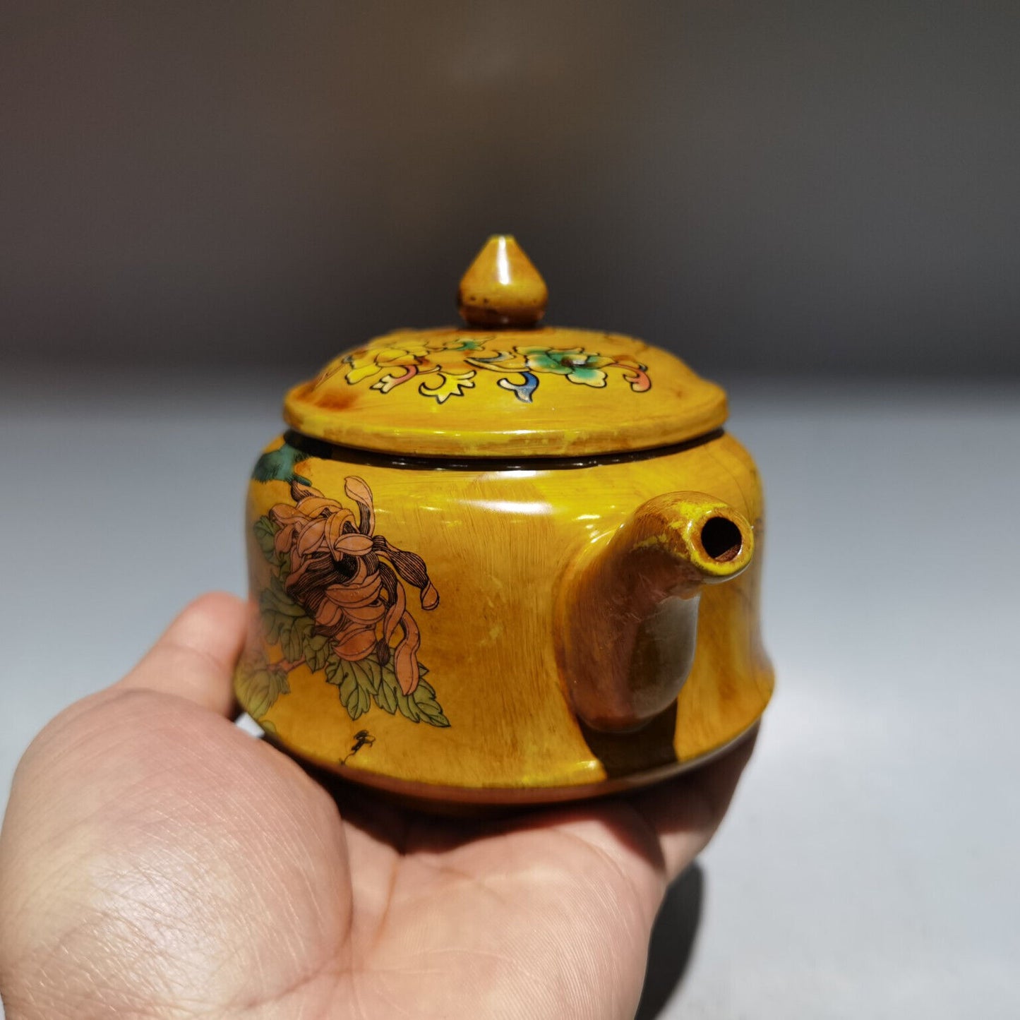 Chinese Yixing Zisha Clay Handmade Exquisite Teapot（珐琅彩壶 底款：顾景舟）