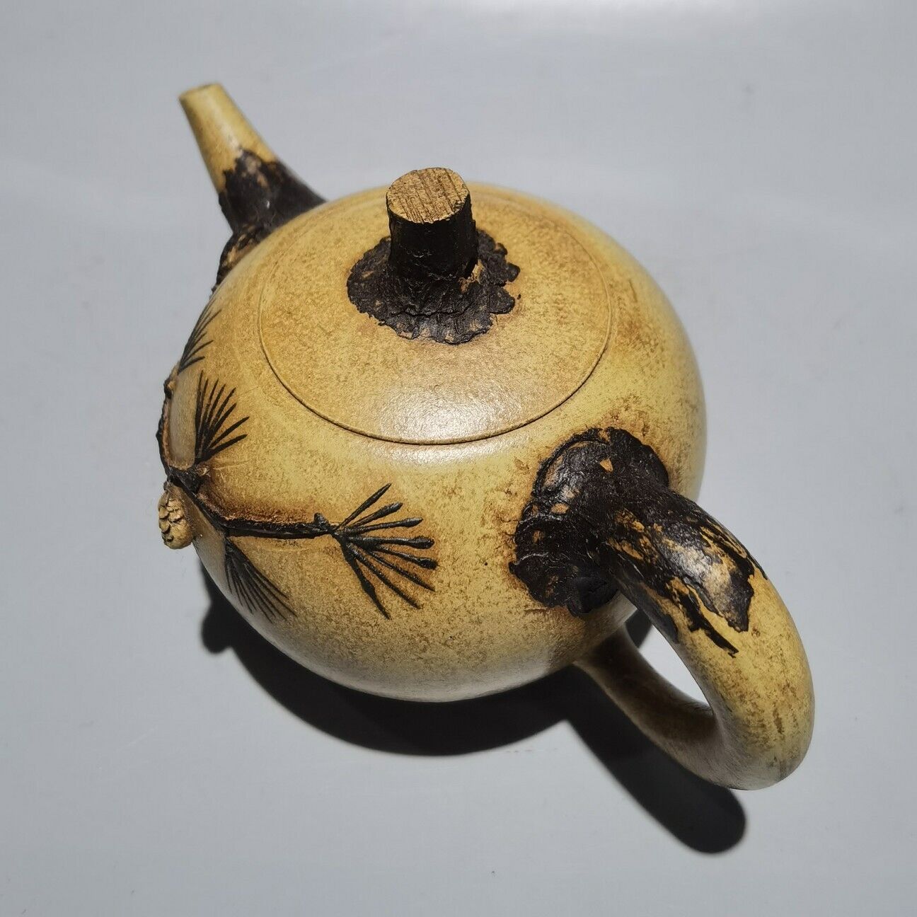 Chinese Yixing Zisha Clay Handmade Exquisite Teapot（松针壶 底款：汪寅仙 ）