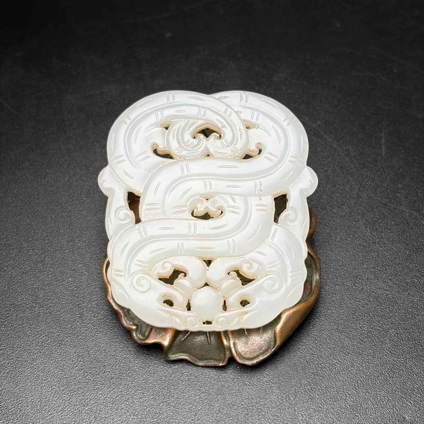 Chinese Natural Hetian Jade Hand-carved Exquisite Dragon Pendant 31182